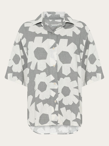 KnowledgeCotton Apparel - WMN Loose linen blend print short sleeve shirt Shirts 9931 Grey